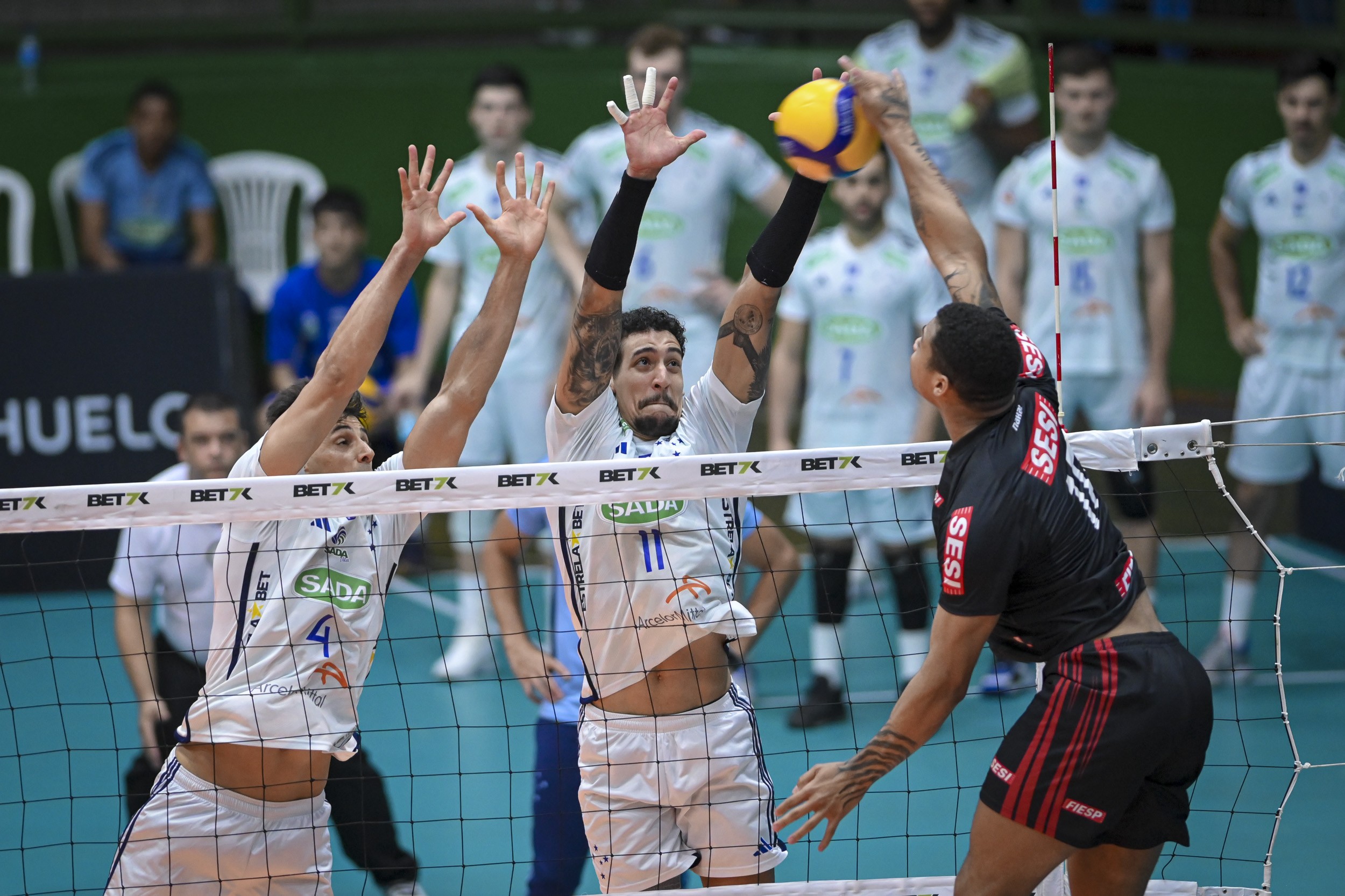 Sesi-Bauru recebe atual campeão Cruzeiro pela Superliga Masculina