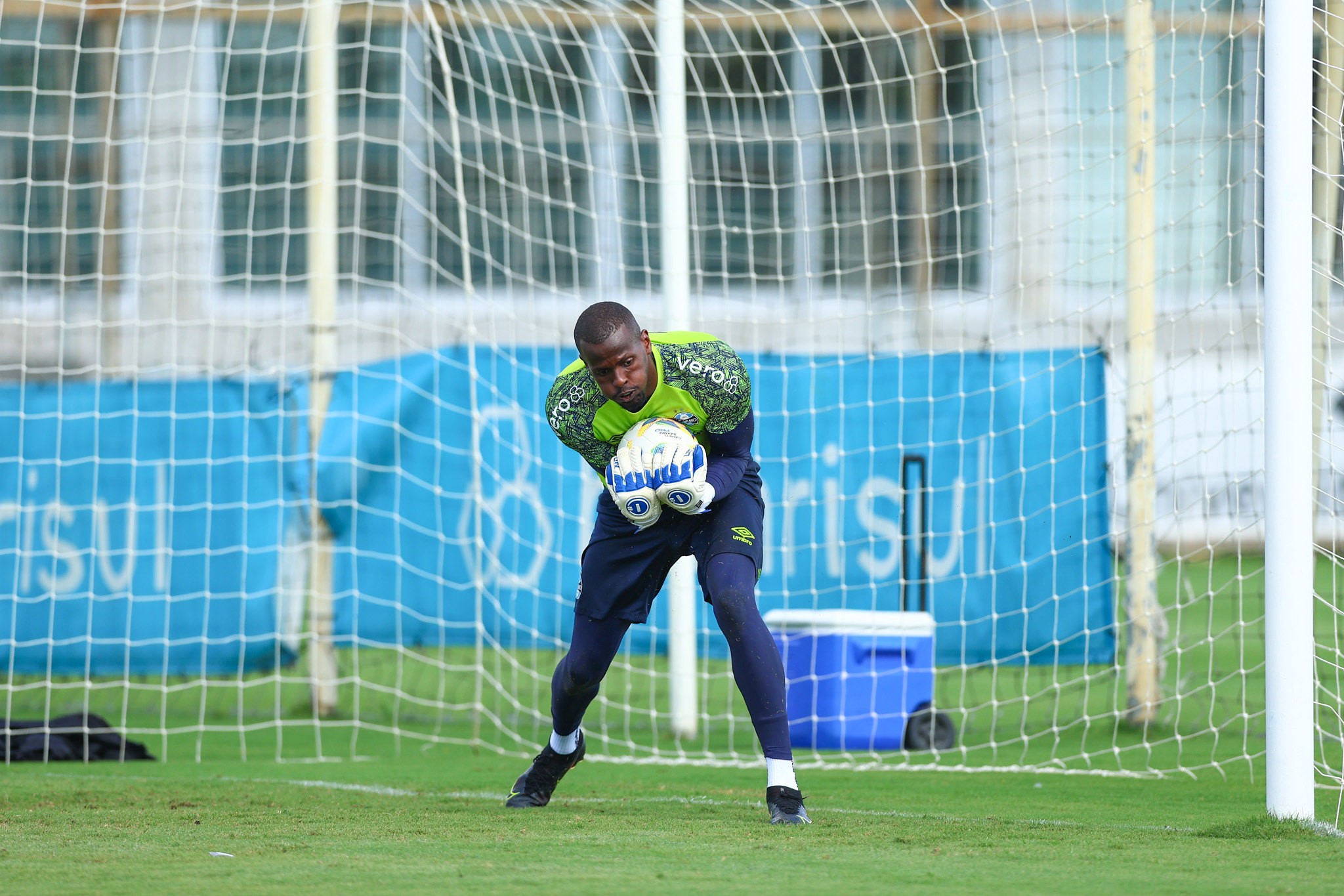 Caíque deve ganhar sequência no gol do Grêmio e tem chance de esquentar disputa com Marchesín