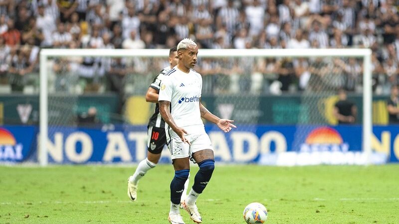 No Cruzeiro, Matheus Pereira rebate pergunta sobre esquema tático e explica gol perdido