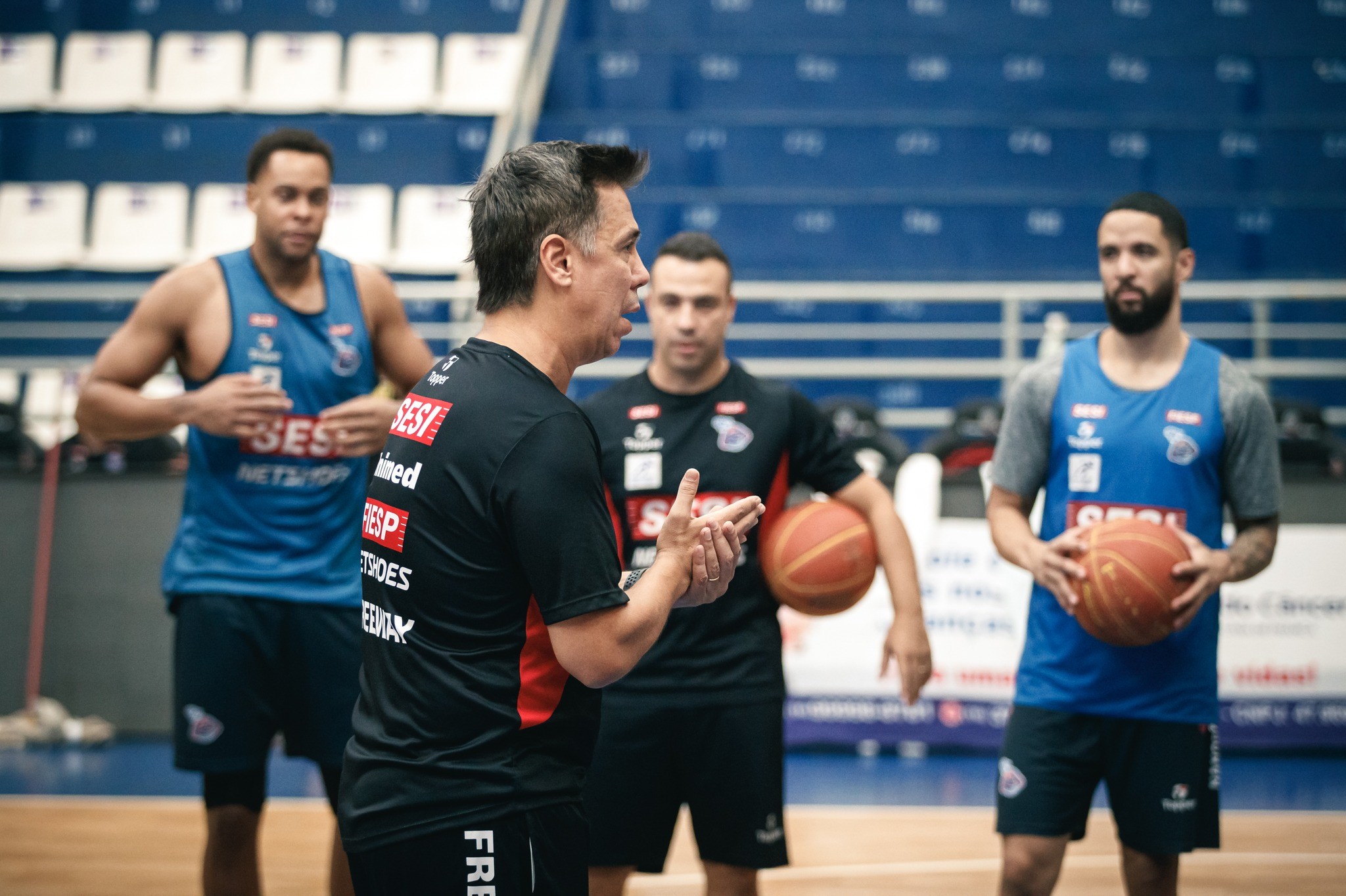 Helinho descarta favoritismo e prevê equilíbrio entre Franca e Minas nas semis do NBB