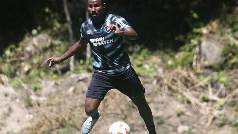 Escalação do Botafogo: Artur Jorge terá três retornos para duelo com o Corinthians