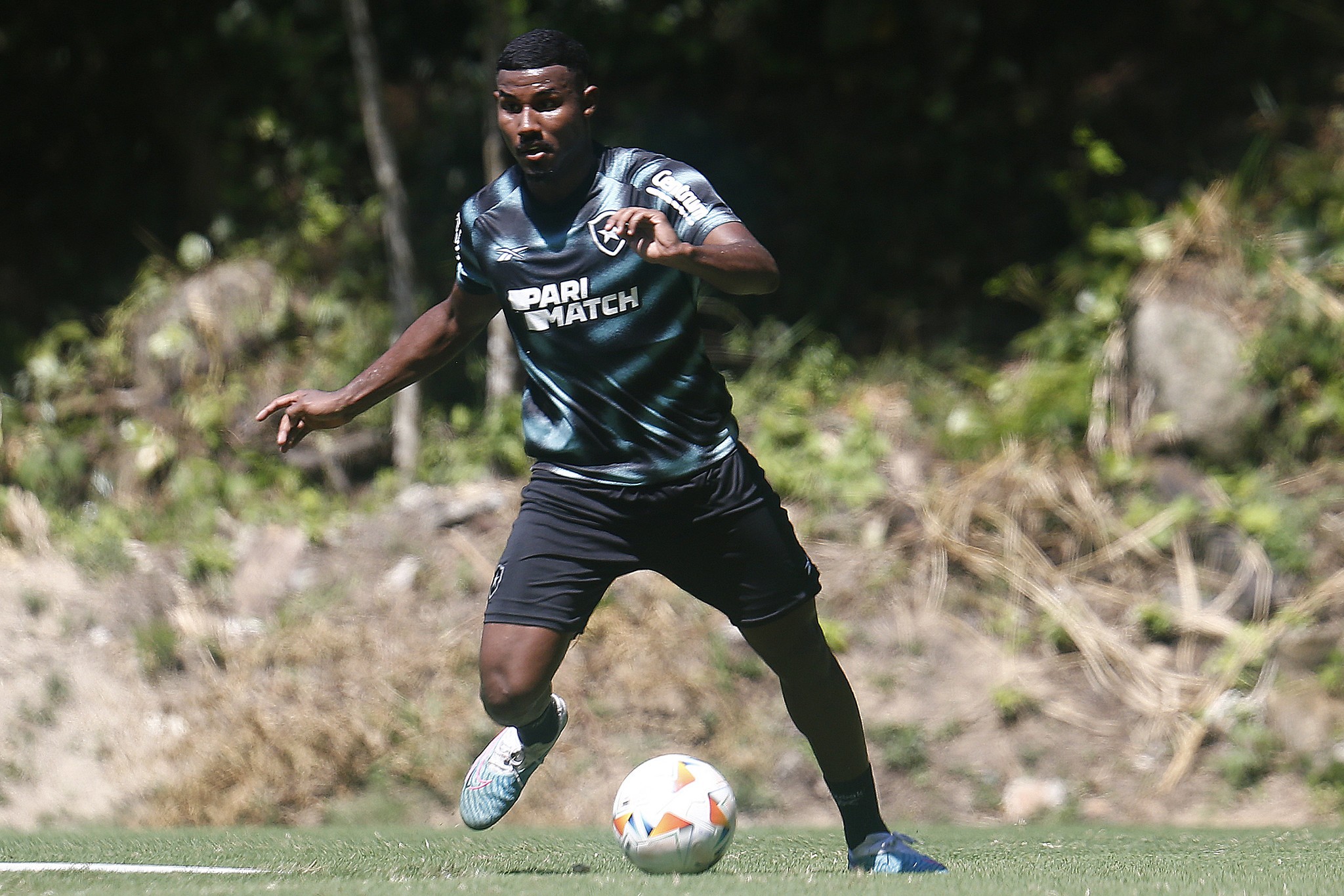 Escalação do Botafogo: Artur Jorge terá três retornos para duelo com o Corinthians