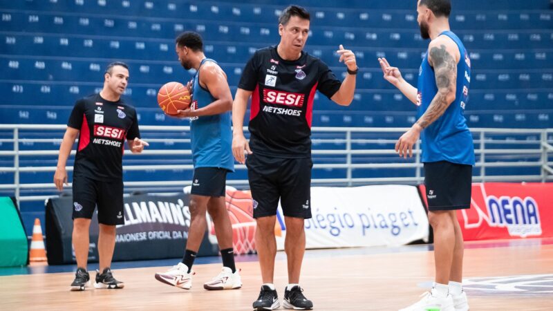 Franca treina duas vezes no RJ antes de iniciar final do NBB contra Flamengo