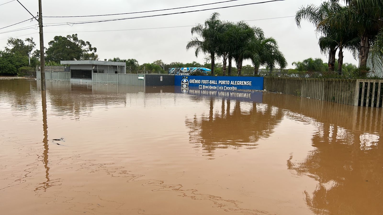 CT do Grêmio segue alagado devido às enchentes no RS; veja imagens