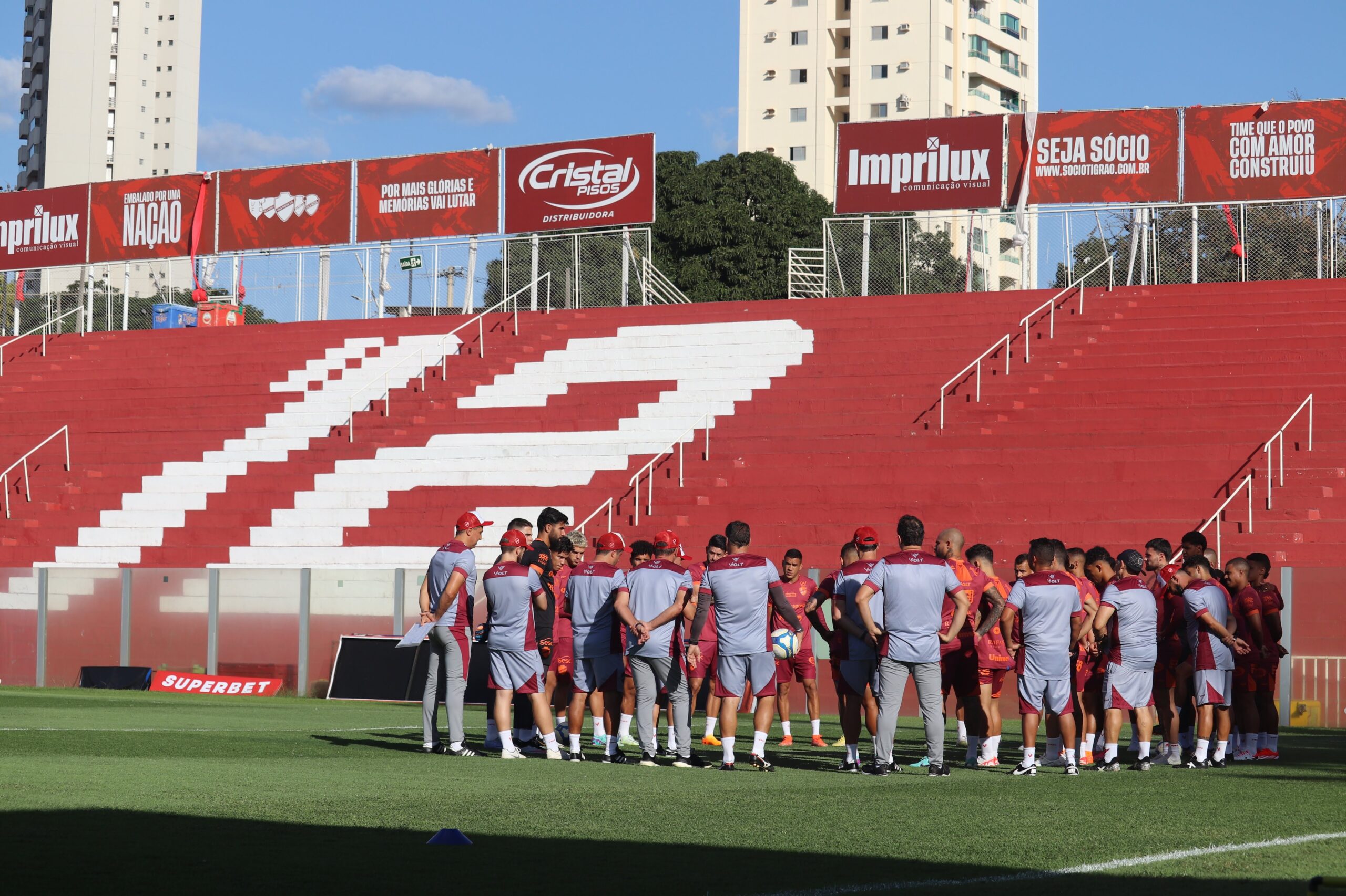 Após fracasso na Copa Verde, Vila Nova se volta exclusivamente para a Série B com o novo técnico