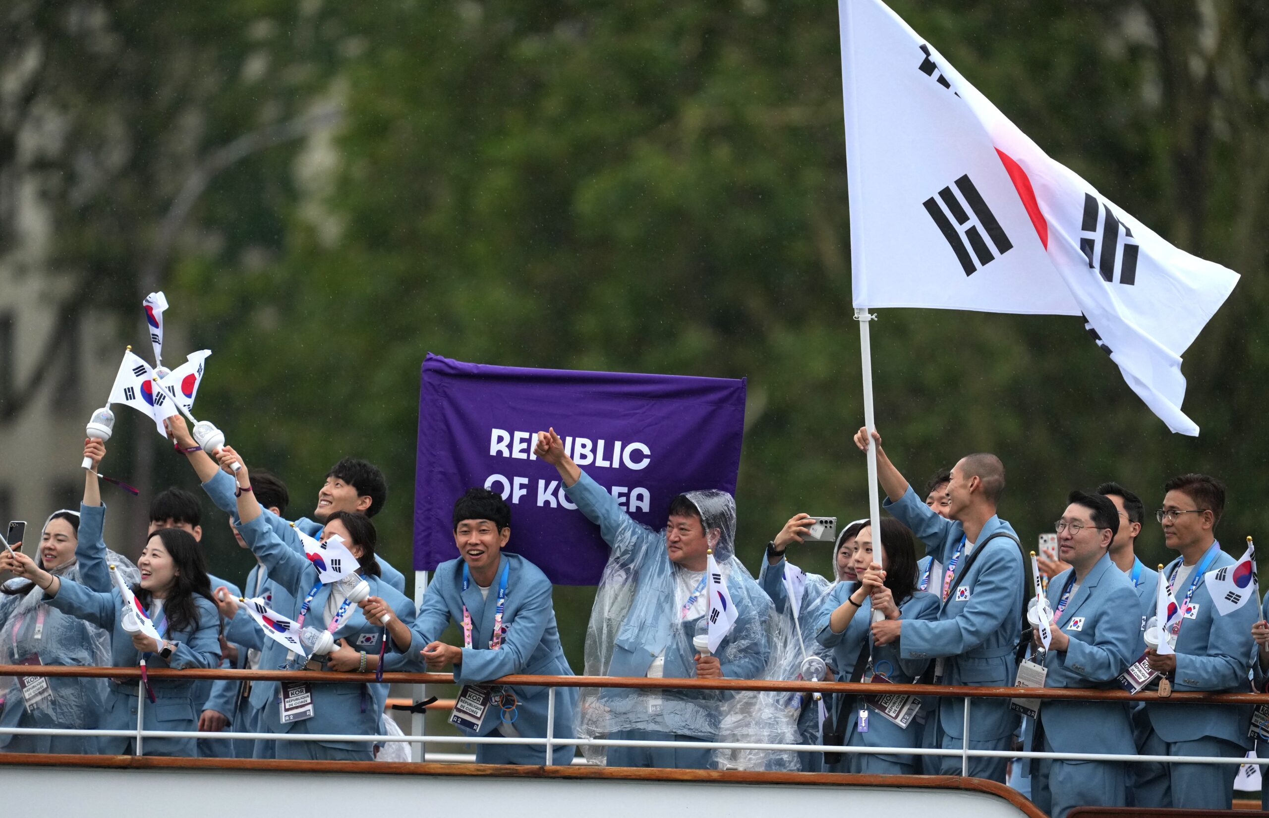 Comitê Olímpico Internacional pede desculpa após atletas da Coreia do Sul serem anunciados como ‘do Norte’ durante abertura das Olimpíadas