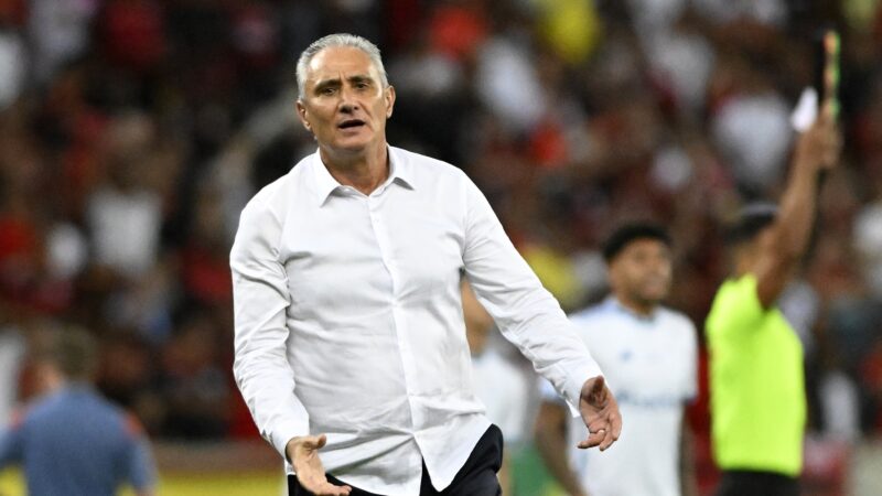 Tite pede que torcida do Flamengo apoie Lorran após vaias em jogo contra o Cruzeiro