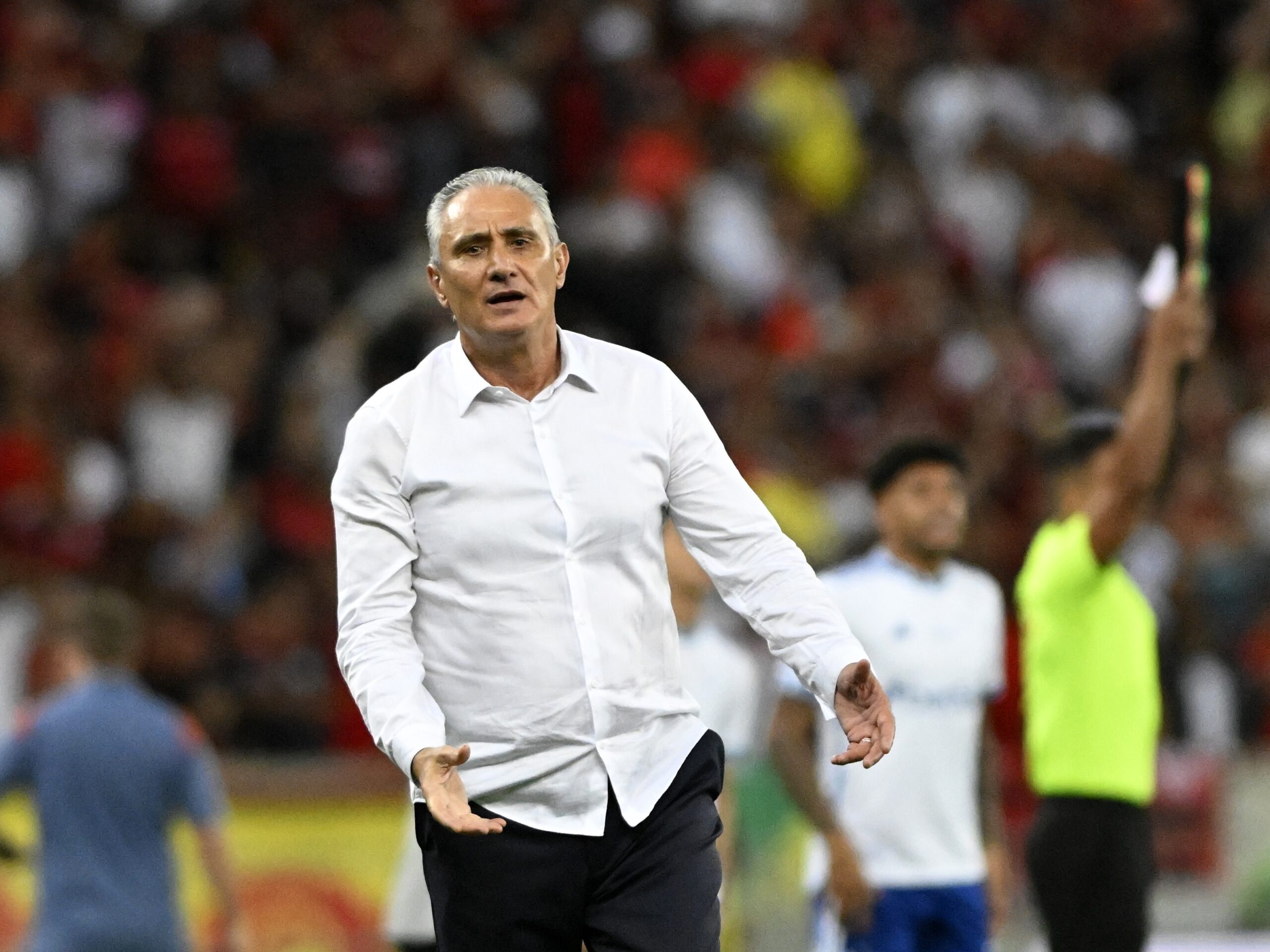 Tite pede que torcida do Flamengo apoie Lorran após vaias em jogo contra o Cruzeiro