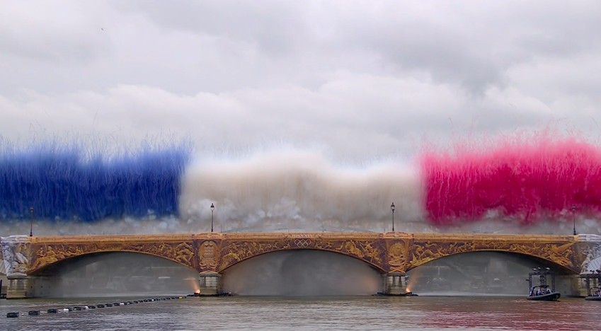 Fortaleza brinca com cores da França em abertura das Olimpíadas