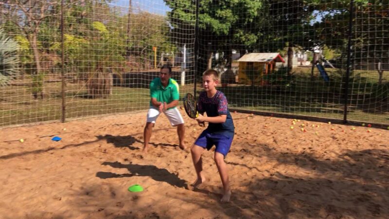 Inspiração materna e acordo cumprido levam adamantinense a destaque nacional no beach tennis