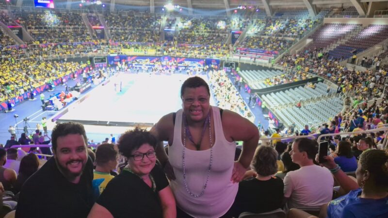 Nas Olimpíadas, diretoras baianas gravam documentário sobre presença negra no vôlei brasileiro: ‘processo de pertencimento’