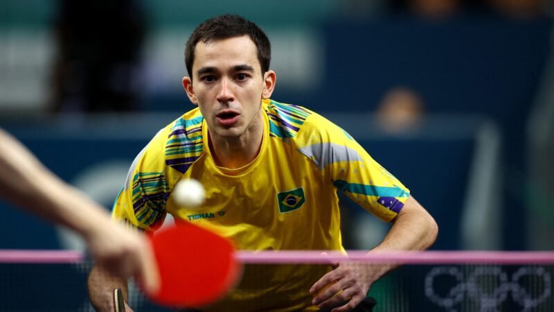 Hugo Calderano atropela sul-coreano, faz história e vai à semifinal do tênis de mesa