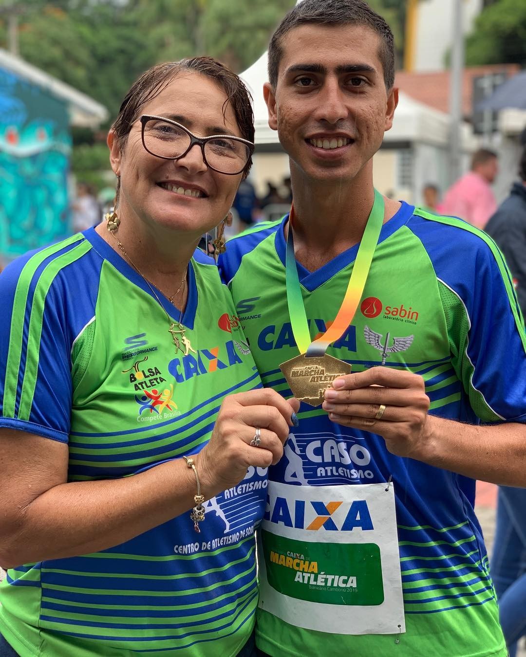 Caio Bonfim, medalhista na marcha, é treinado pela mãe