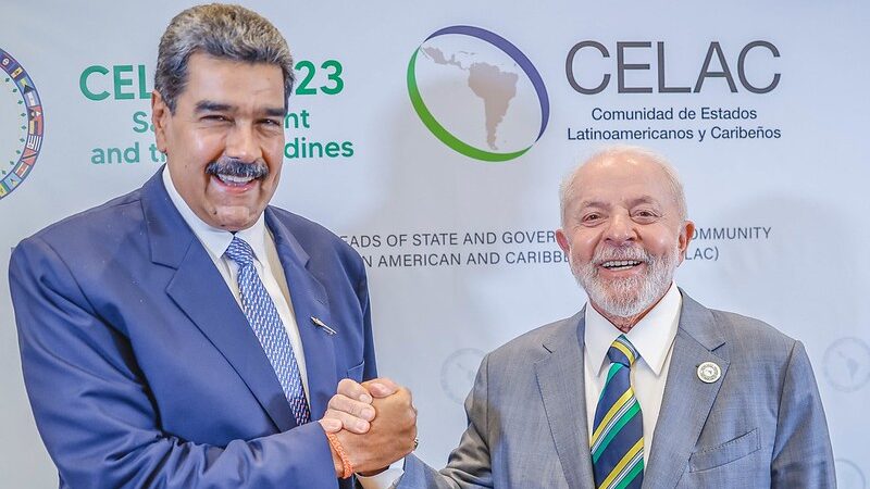 Maduro entra em contato com equipe de Lula e pede telefonema entre presidentes