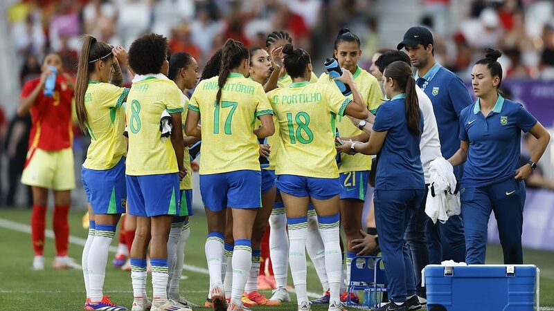 Seleção feminina precisa começar a mostrar mais nas Olimpíadas e tem uma chance valiosa no sábado