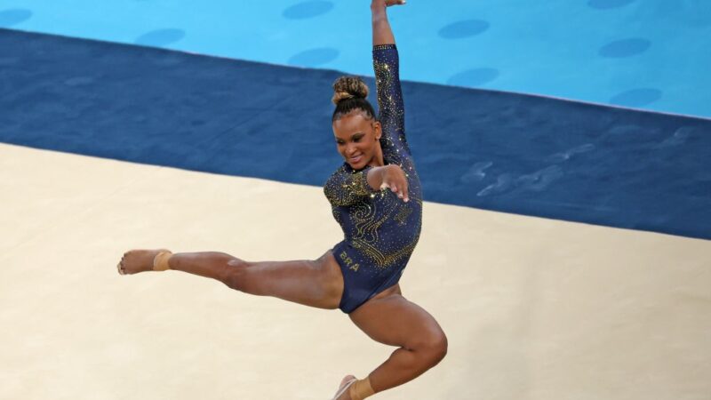 Rebeca Andrade põe salto inédito de lado por mais medalhas nas Olimpíadas; entenda estratégia