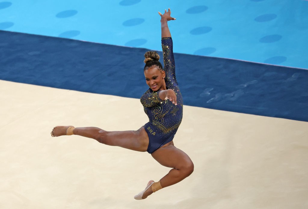 Rebeca Andrade põe salto inédito de lado por mais medalhas nas Olimpíadas; entenda estratégia