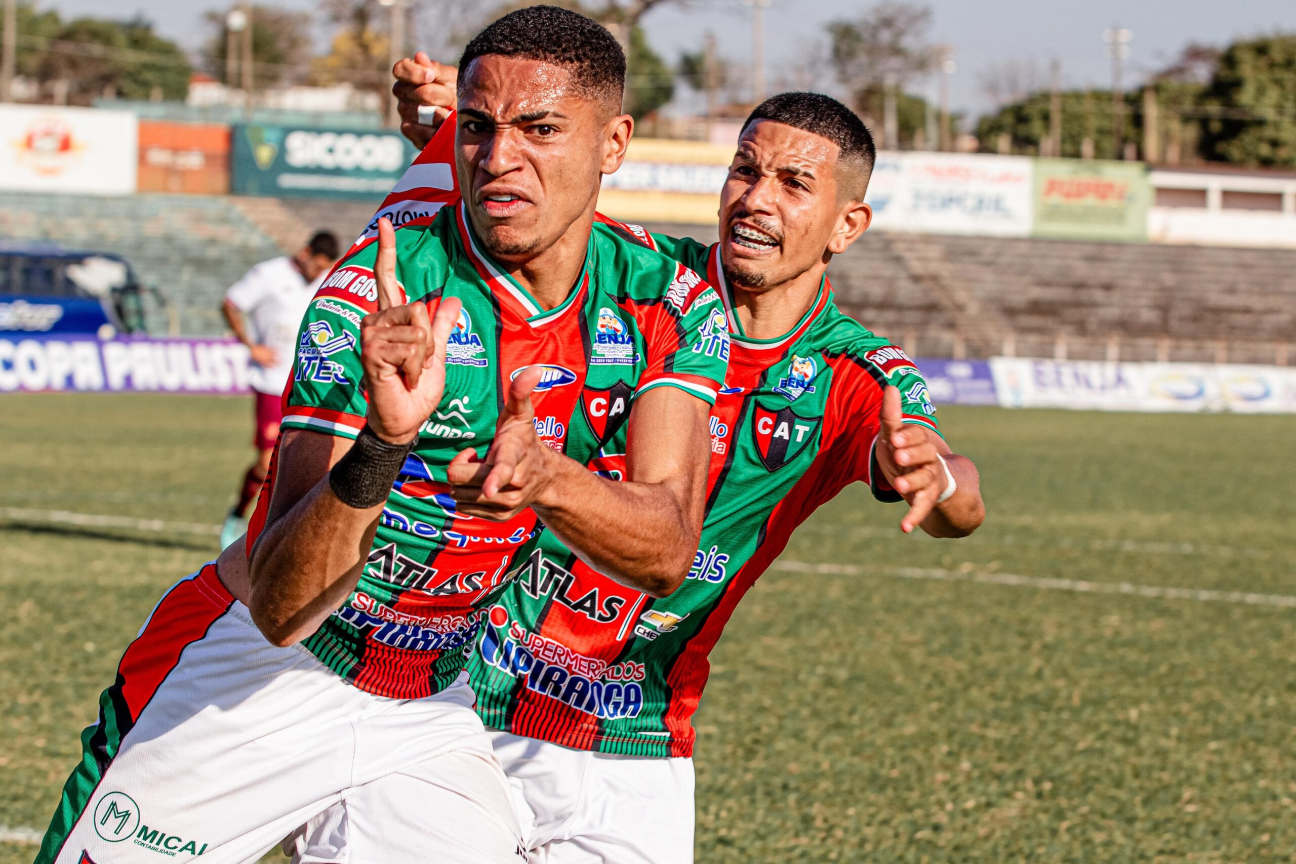 Com um a mais, Taquaritinga vence Juventus-SP e vai às quartas da Copa Paulista