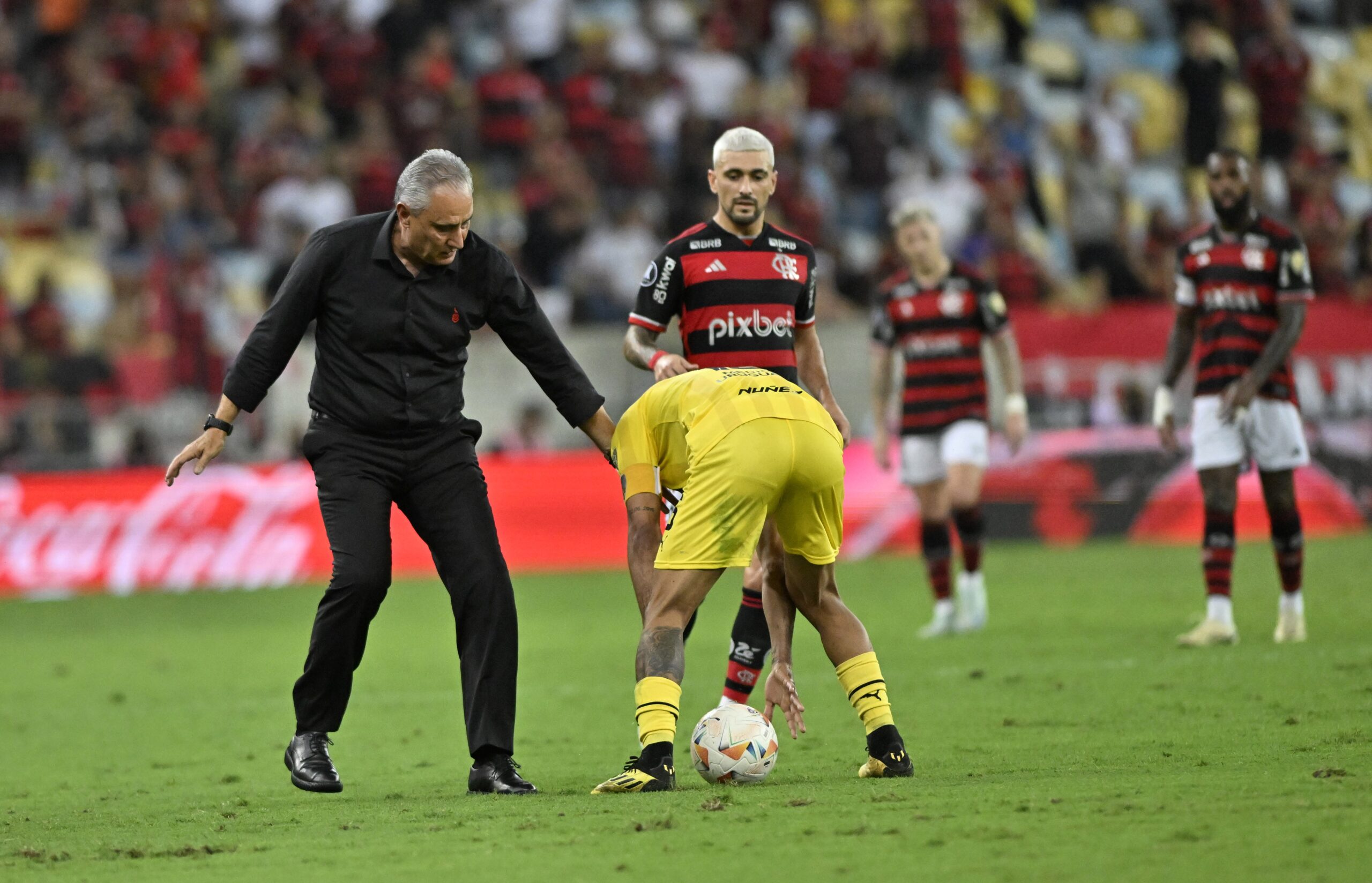 Desordem e nervosismo pautam um péssimo Flamengo contra o Peñarol