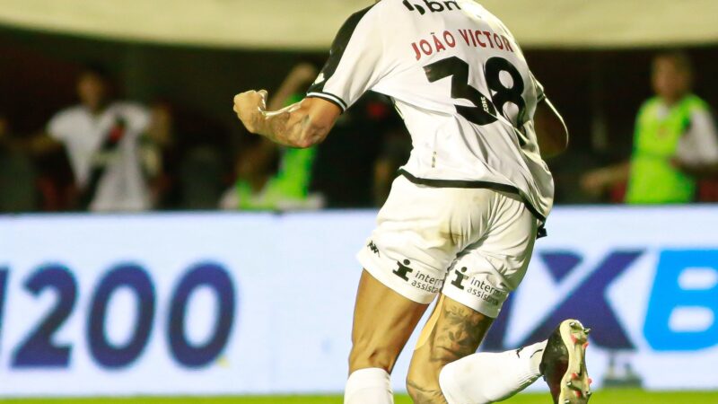 João Victor, do Vasco, vibra com seu primeiro gol como profissional: “Saiu em um momento especial”