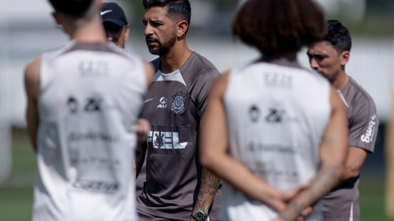 Corinthians treina jogadas ofensivas de olho em virada na Copa do Brasil