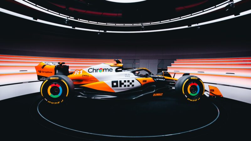 McLaren lembra décadas de 1980 e 1990 com pintura no GP de Singapura