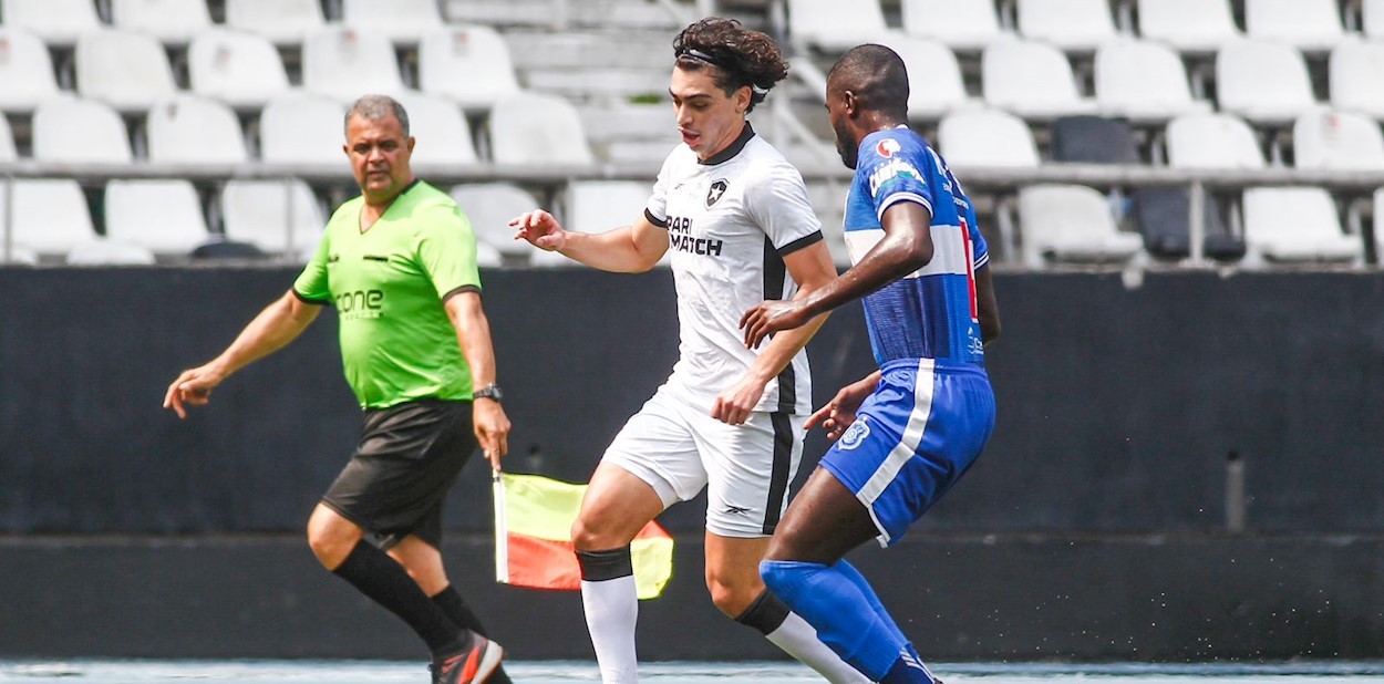 Matheus Nascimento joga amistoso com time sub-23 do Botafogo após grave lesão