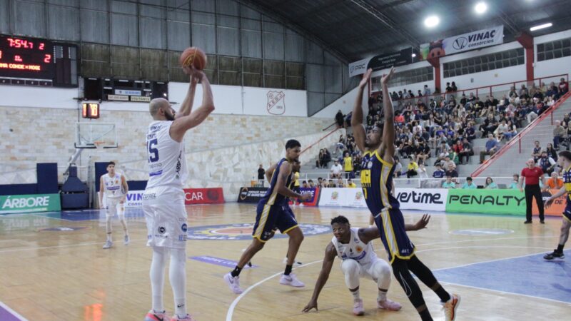 São José tenta carimbar vaga nos playoffs do Paulista de Basquete em duelo contra o São Paulo