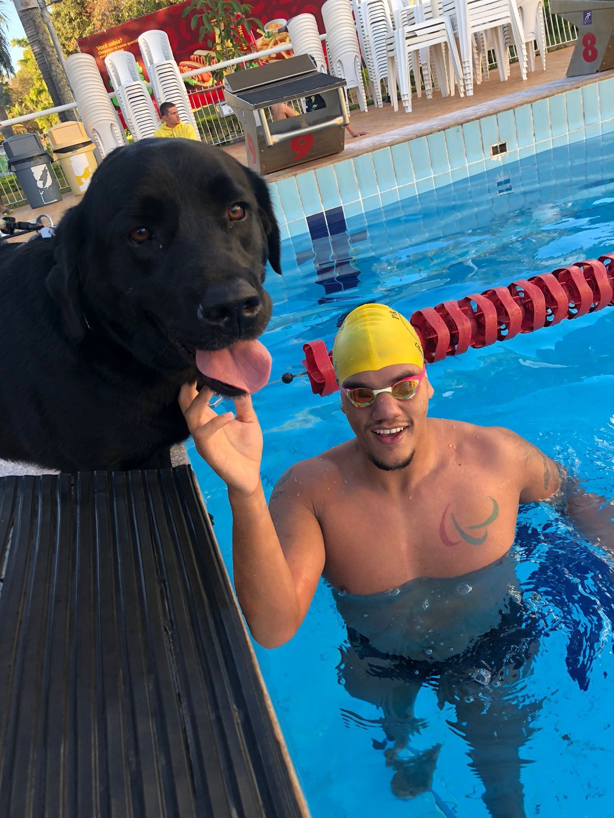 Brasileiro dedica prata em Paris a cão-guia: “Um dos maiores personagens dessa medalha”