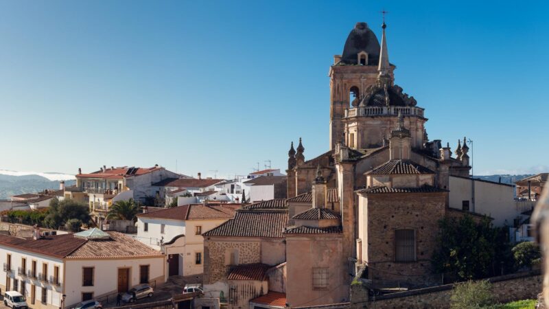 Programa que pagará até R$ 92 mil para trabalhador remoto morar na Espanha abre inscrições