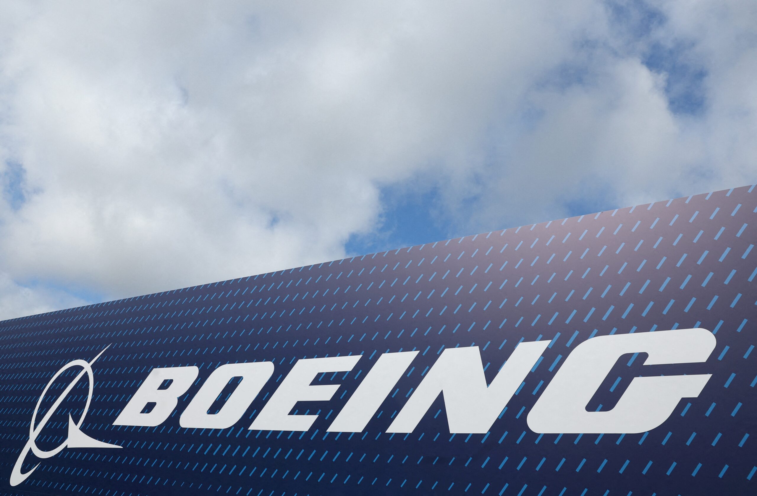 Boeing irá cortar 17 mil empregos, 10% da força de trabalho global, diz CEO