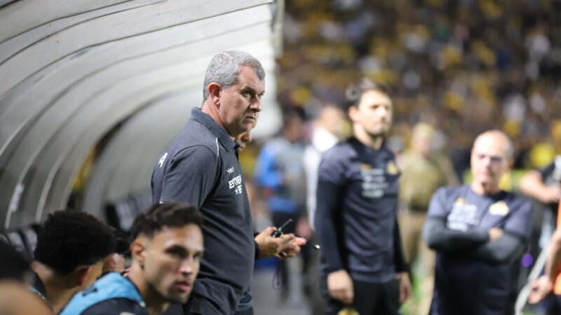 Tencati avalia empate do Criciúma com gol do São Paulo no fim: “Poderia ter suportado mais”