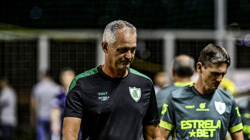 Após empate do América-MG, Lisca cita preocupação com defesa do time