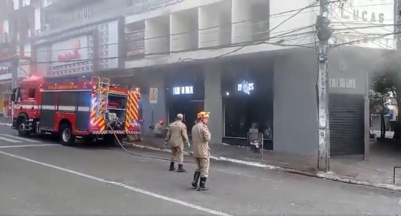 Incêndio atinge loja oficial do Treze, no centro de Campina Grande