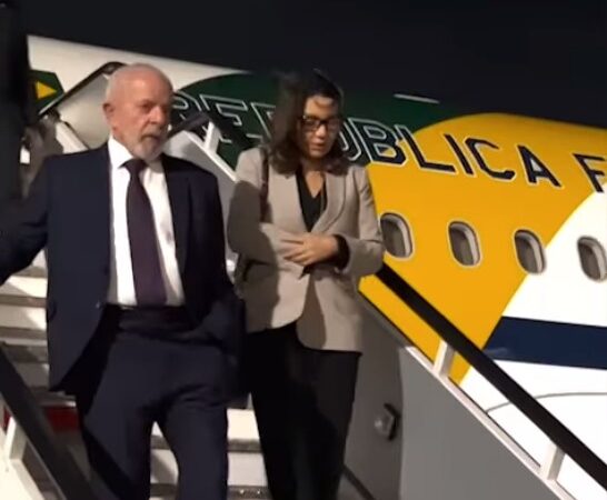 Com problema técnico, avião de Lula fez 50 voltas no céu do México até pousar; veja ‘replay’