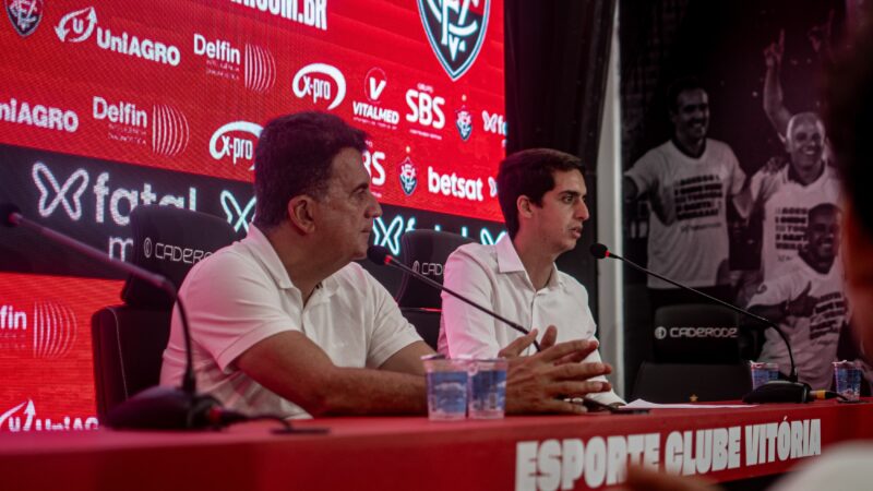 Presidente do Vitória detona o Corinthians e cobra punição no Brasil: “Loucura tem que acabar”