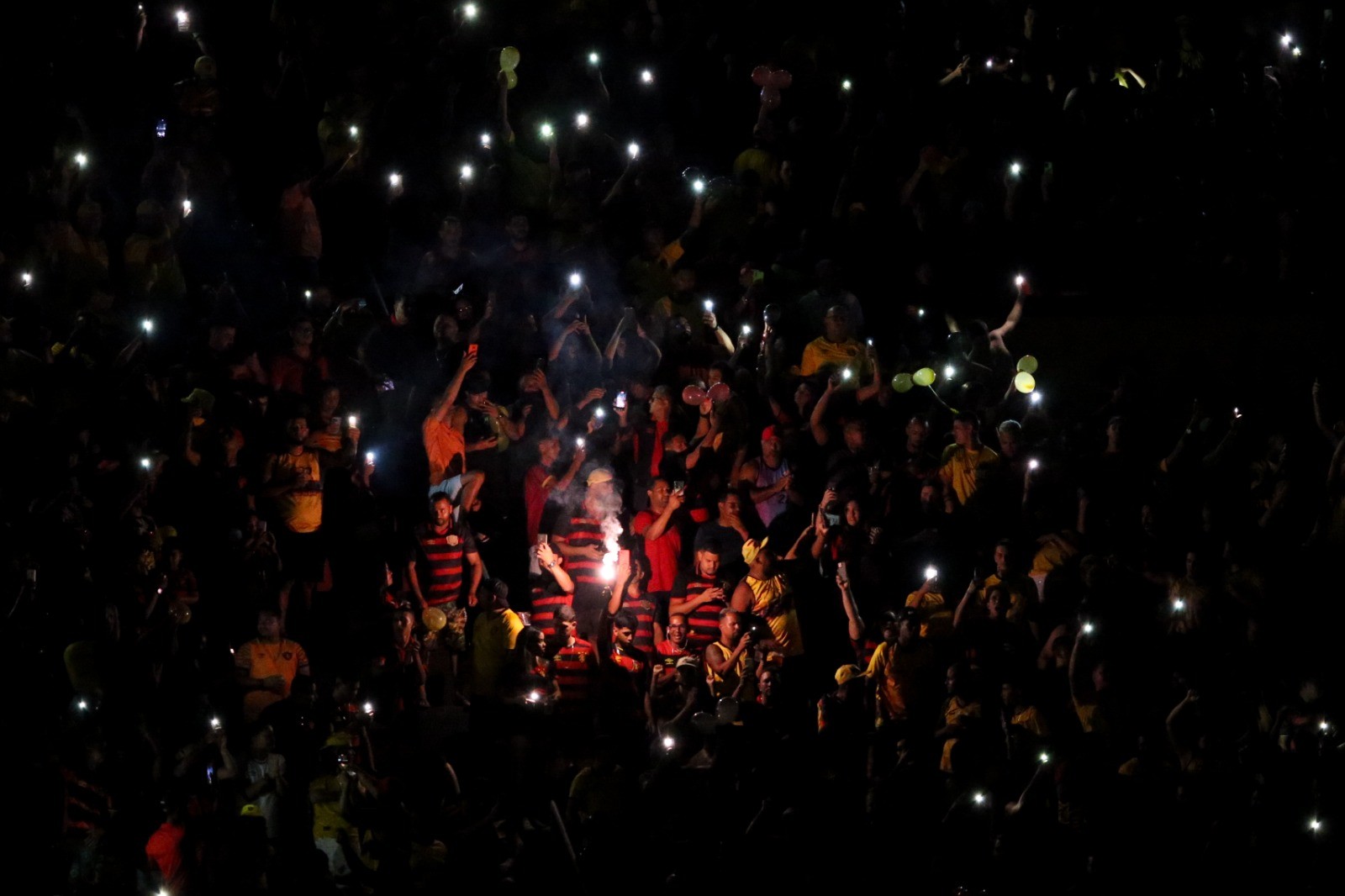 Sport libera arquibancada do placar e Ilha deve ter maior público pós-reformas contra o Operário