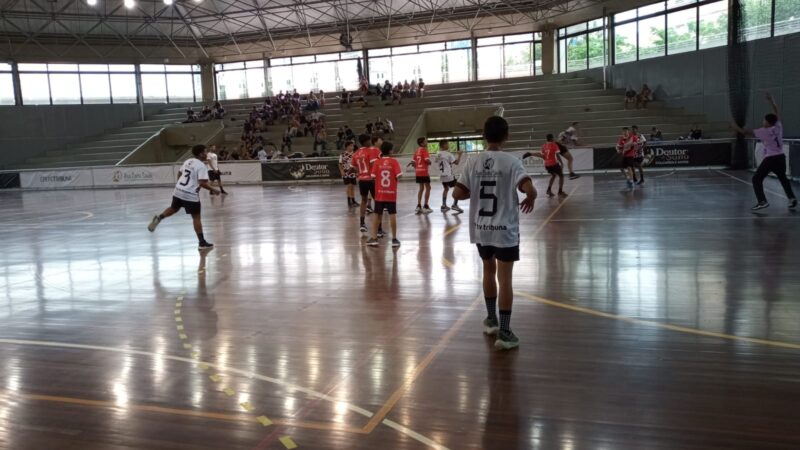 Pastor Joaquim Lopes Leão conquista o terceiro lugar na 18ª Copa TV Tribuna de Handebol