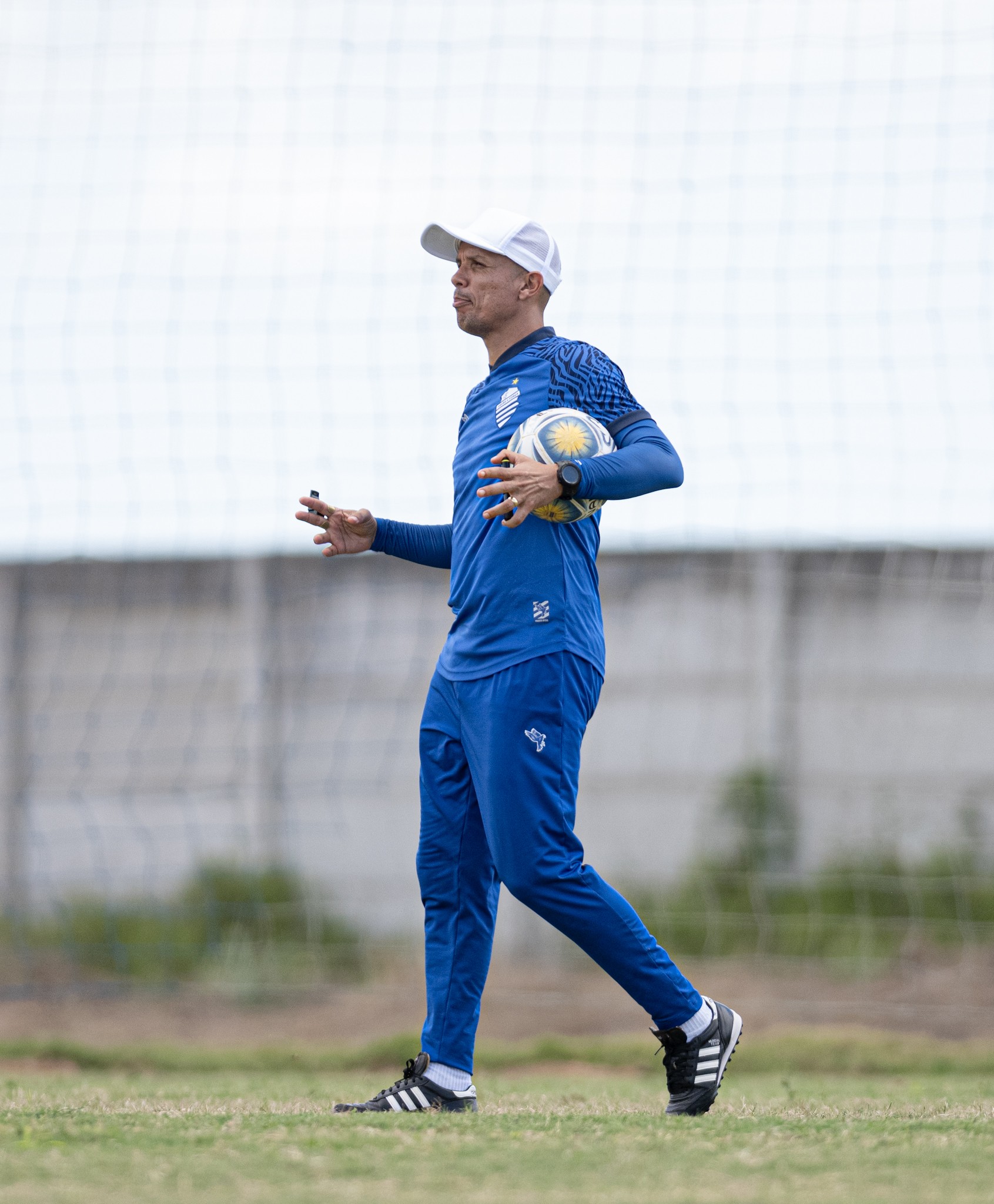 Higo Magalhães fala do início de treinamento com bola no CSA: “Bem positivo”