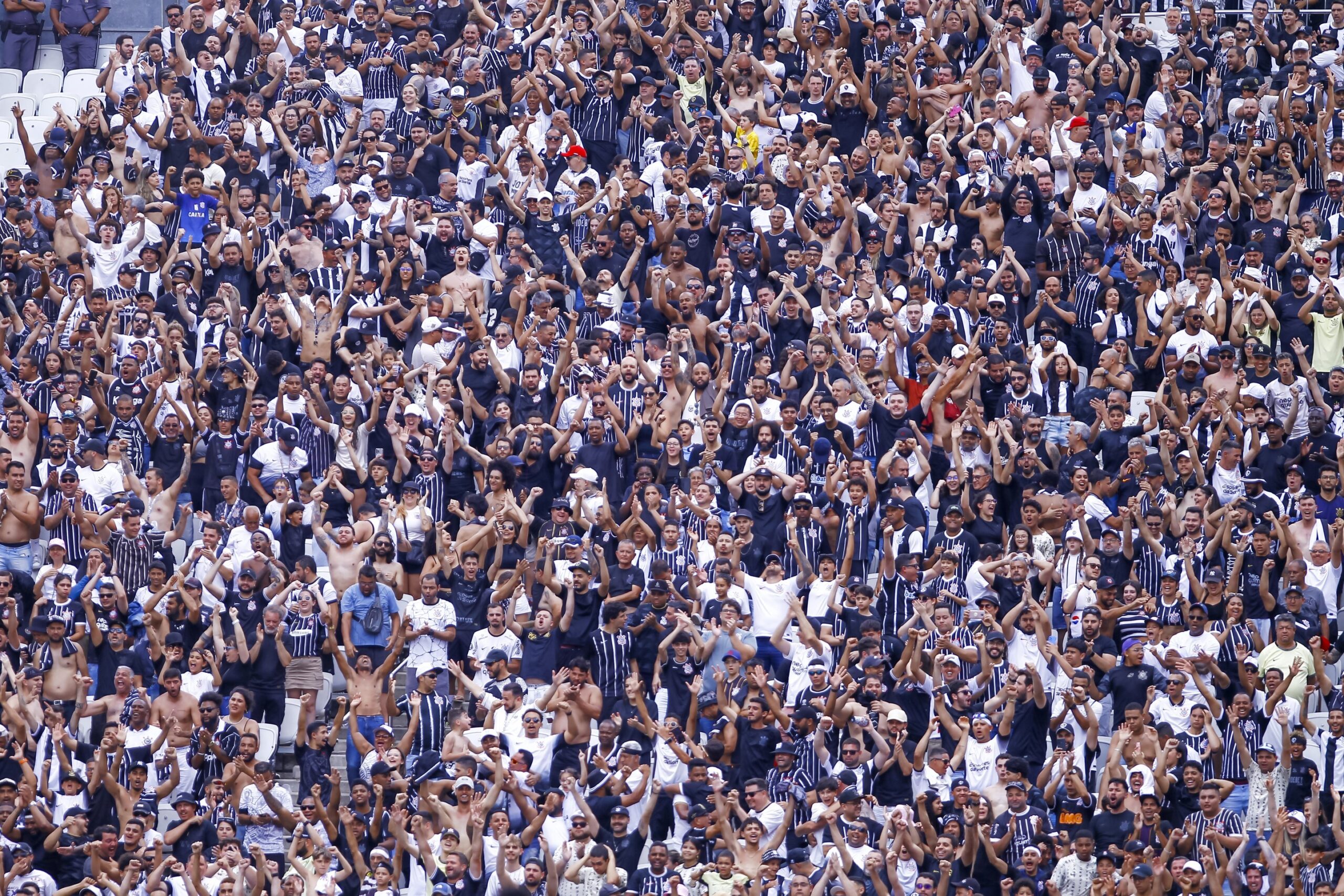 Torcida do Corinthians esgota ingressos para partida contra o Vasco