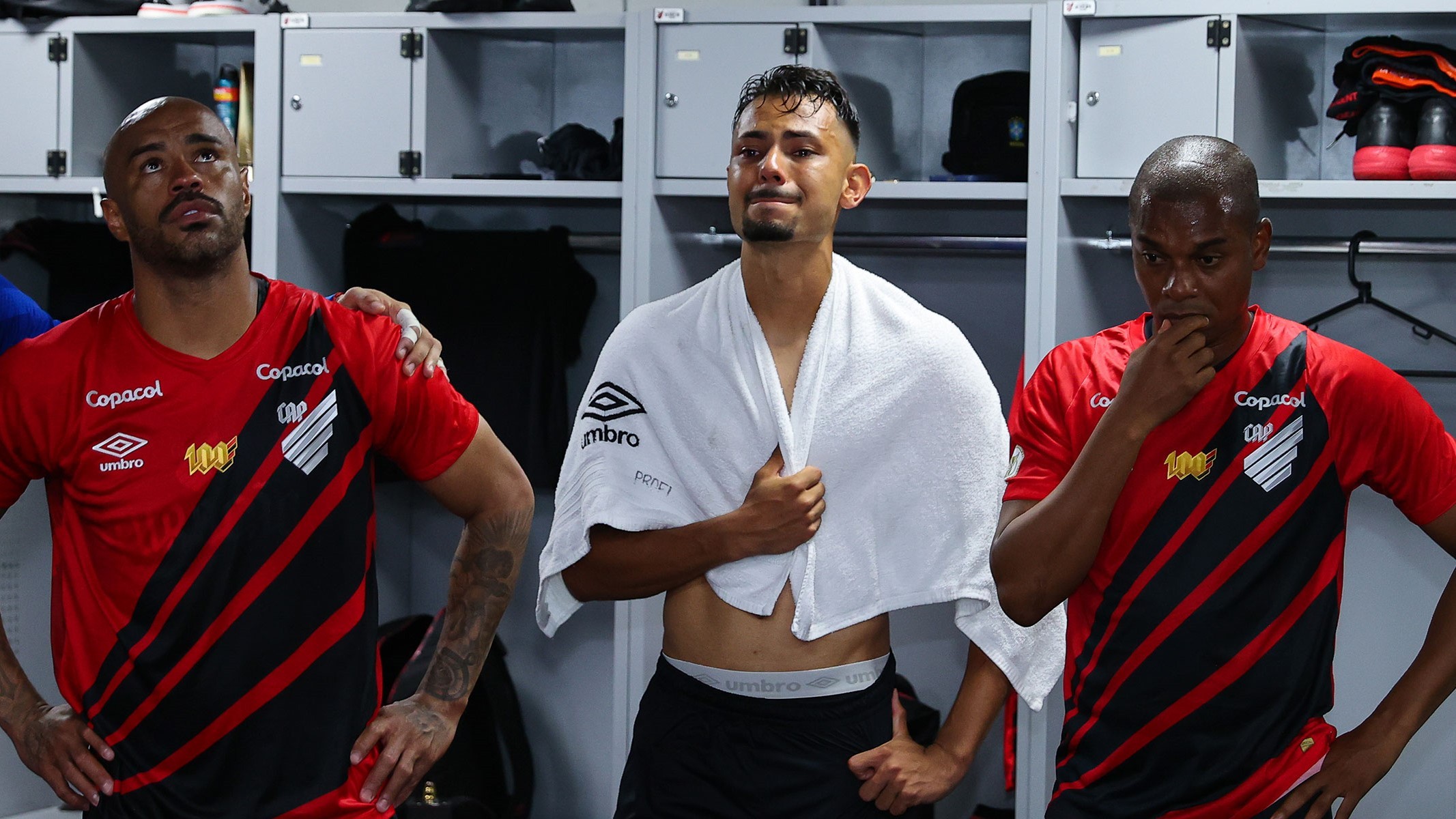 Lucas Belezi ressurge no Athletico e ganha elogios como titular; conheça a trajetória do zagueiro