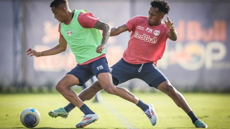 Bragantino realiza treino técnico e tático em reapresentação