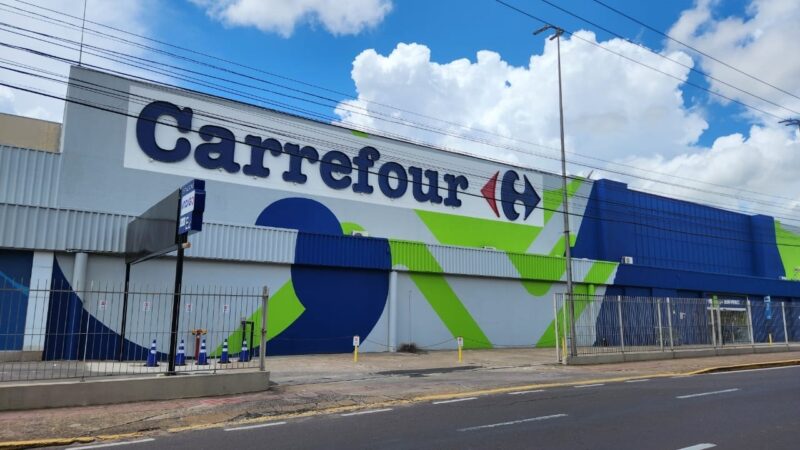 CEO do Carrefour diz que empresa vai parar de comercializar carne do Mercosul em carta endereçada a sindicado agrícola francês