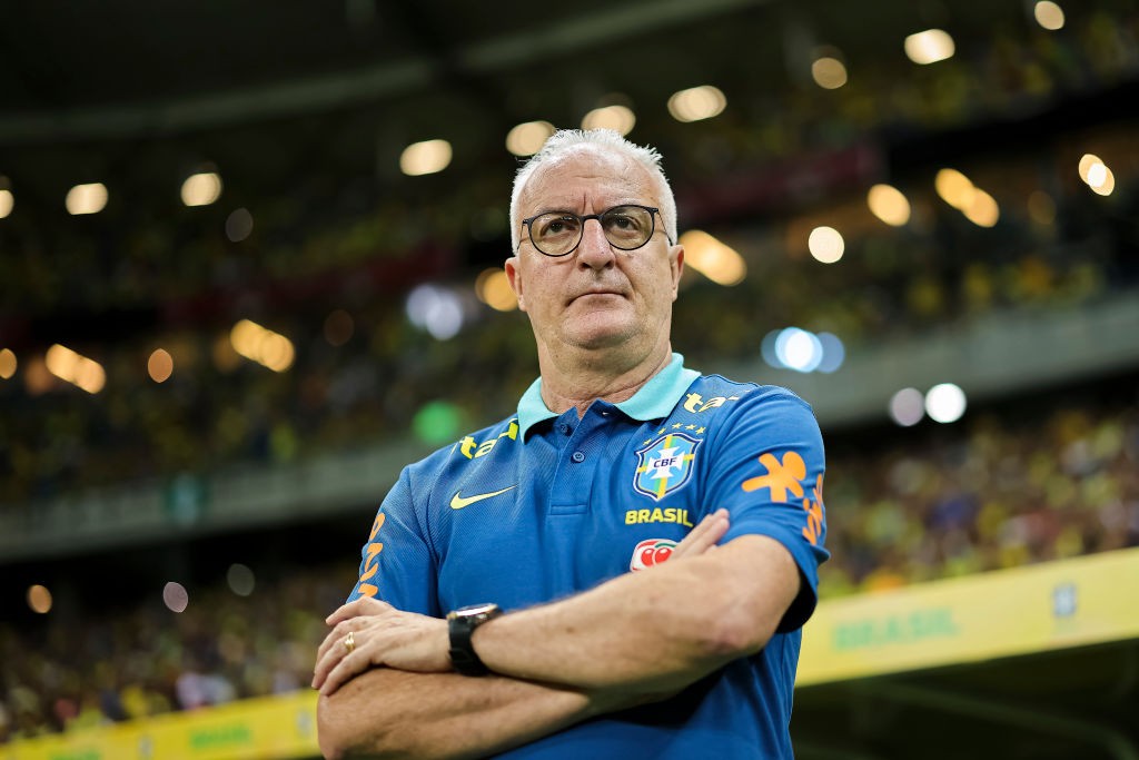 A certeza de que o Brasil vai à Copa não se estende a Dorival Júnior