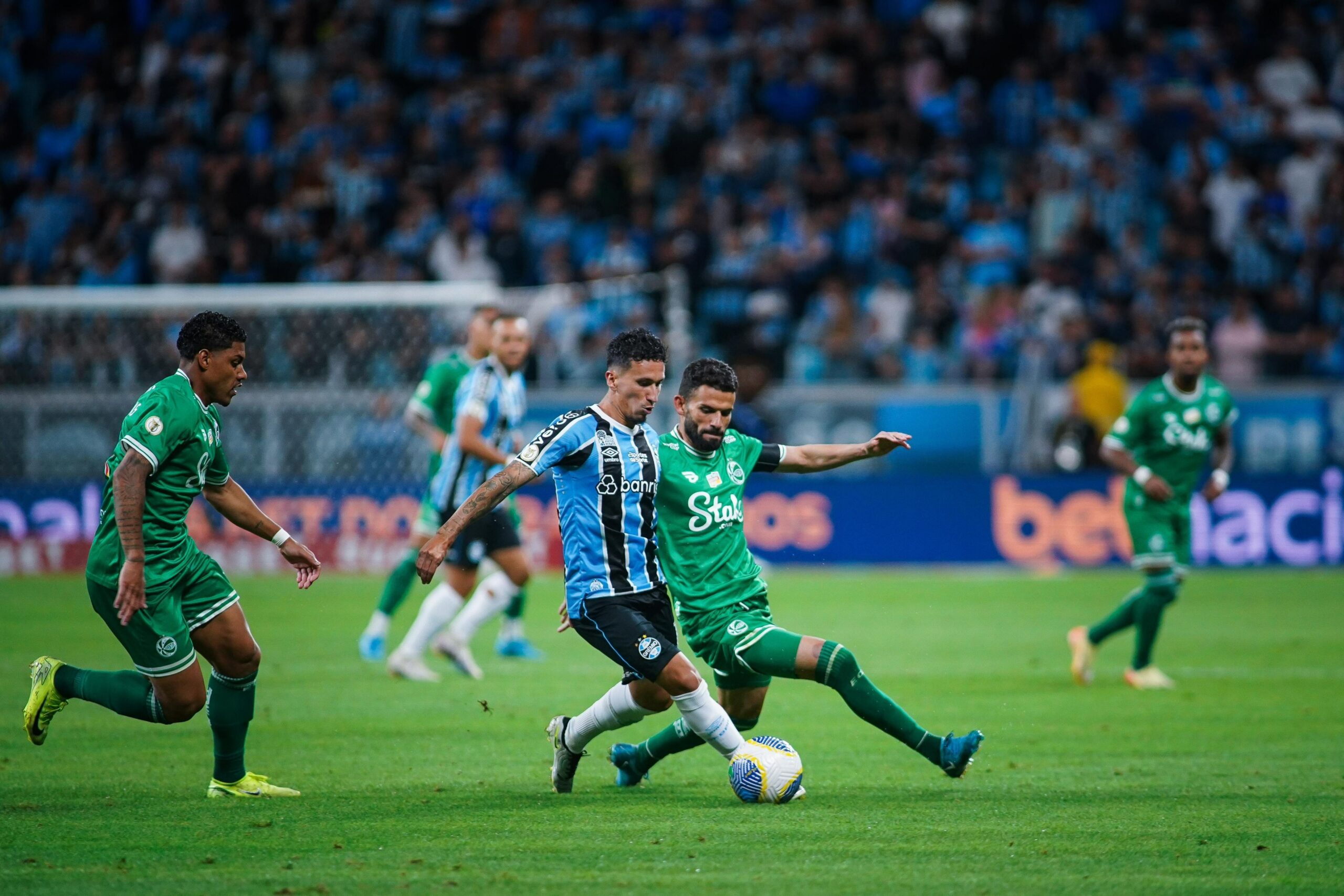 Atuações: zagueiros vão mal, e Marchesín salva o Grêmio em empate com o Juventude