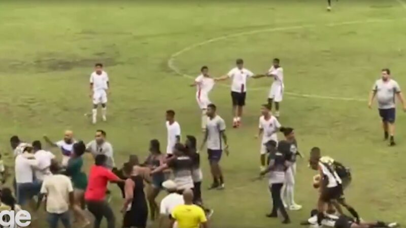 Jogo sub-14 tem confusão generalizada no gramado, e Ferj exclui clubes; veja o vídeo