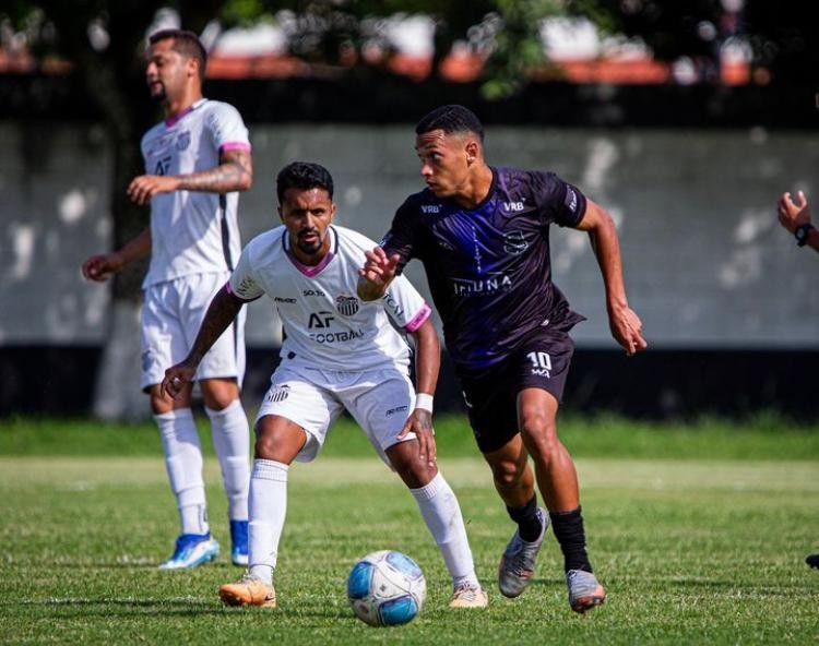 Haitiano Garrinsha marca, Pérolas Negras vence o São Cristóvão e vai à semifinal da Série B1 do Carioca