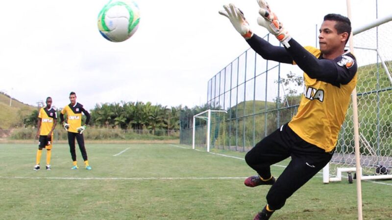 Lembra dele? Aos 38 anos, goleiro ex-Vasco fecha com a Ponte