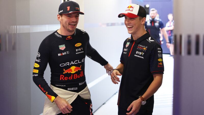 Chefe da RBR explica escolha de novo colega de Verstappen