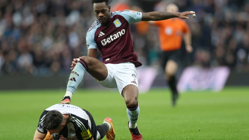 Boxing Day tem Liverpool folgado, pisão, colinha na garrafa e golaço olímpico; veja imagens